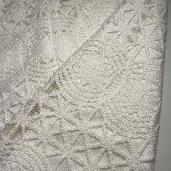 Lulus Size SM white lacey shoulder coverage stitched dress - Picture 3 of 3